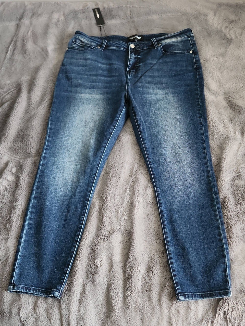 Fashion Nova Women's Medium Dark Blue Skinny Jeans